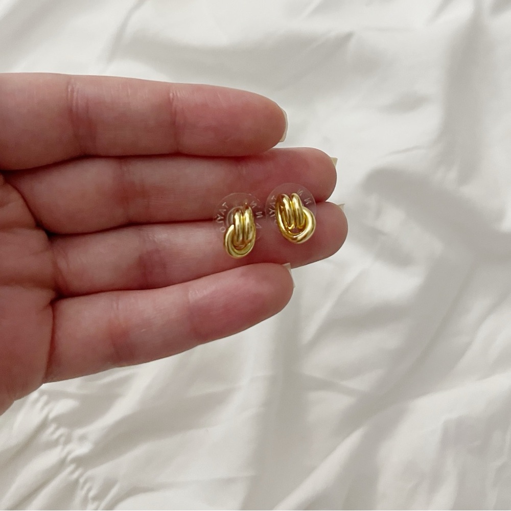 ANN TAYLOR Gold Knot Earrings - Picture 2 of 3